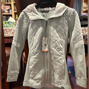 Be Boundless NWT Insulated Jacket Size Medium